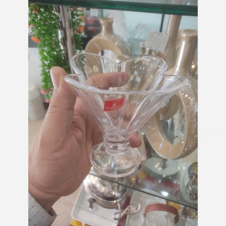 بستنی خوری کریستال لاله خارجی