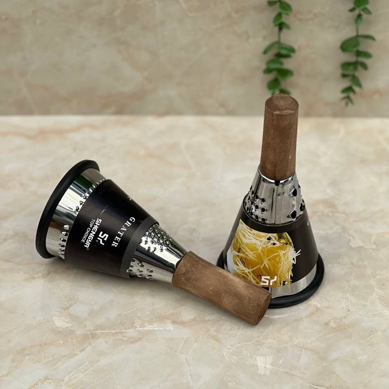 رنده مخروطی دسته چوبی کوچک