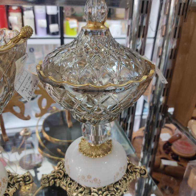 شکلات خوری پایه دار